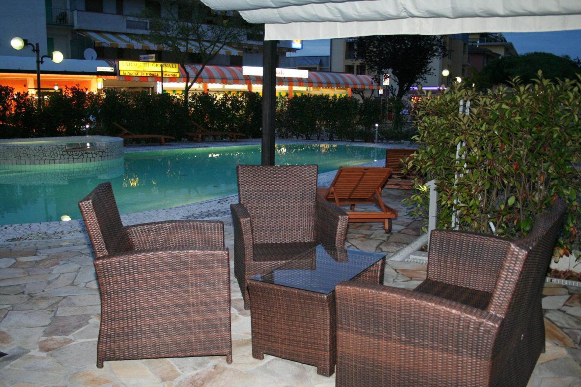 Hotel Corallo เอราเกลอามาเร ภายนอก รูปภาพ